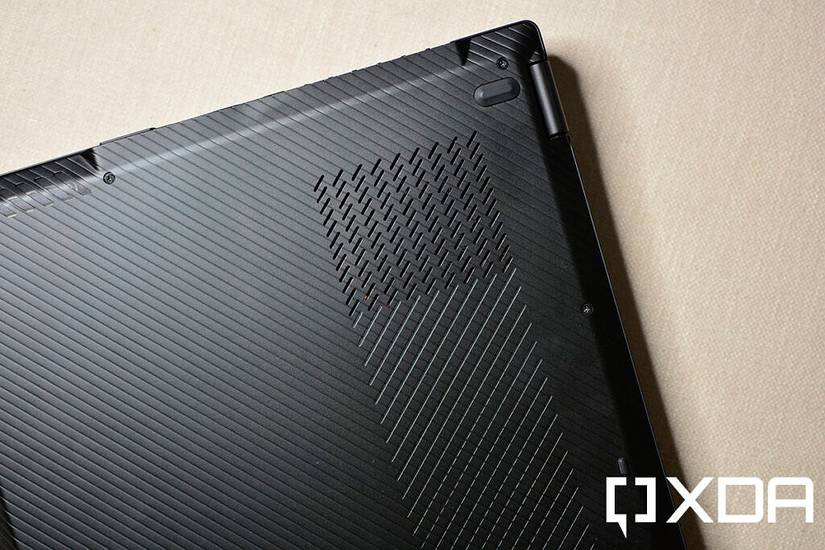 ASUS ROG FLow X13 bottom vents