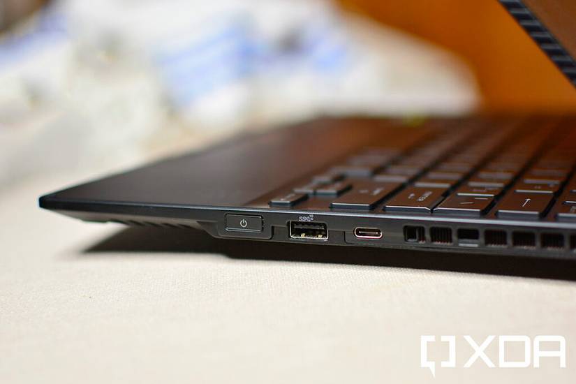 ASUS ROG Flow X13 right side ports