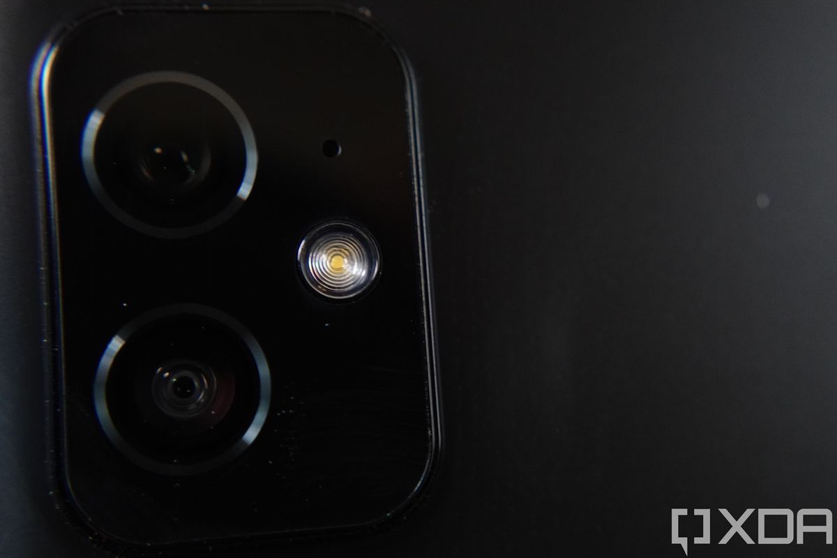 ASUS ZenFone 8 camera bump