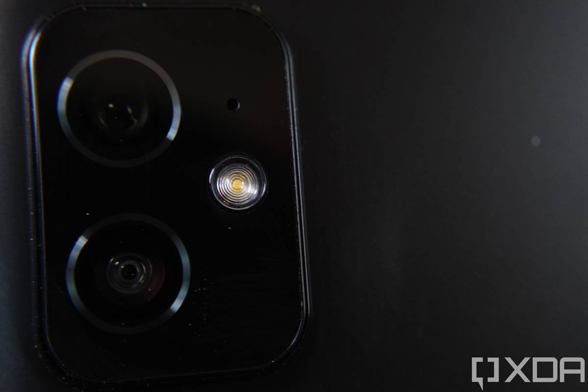 ASUS ZenFone 8 camera bump