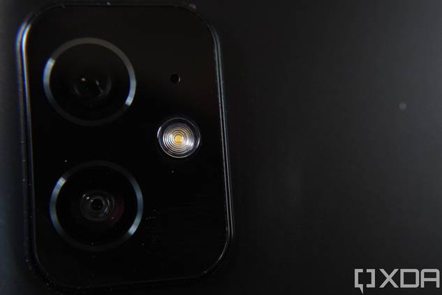 ASUS ZenFone 8 camera bump