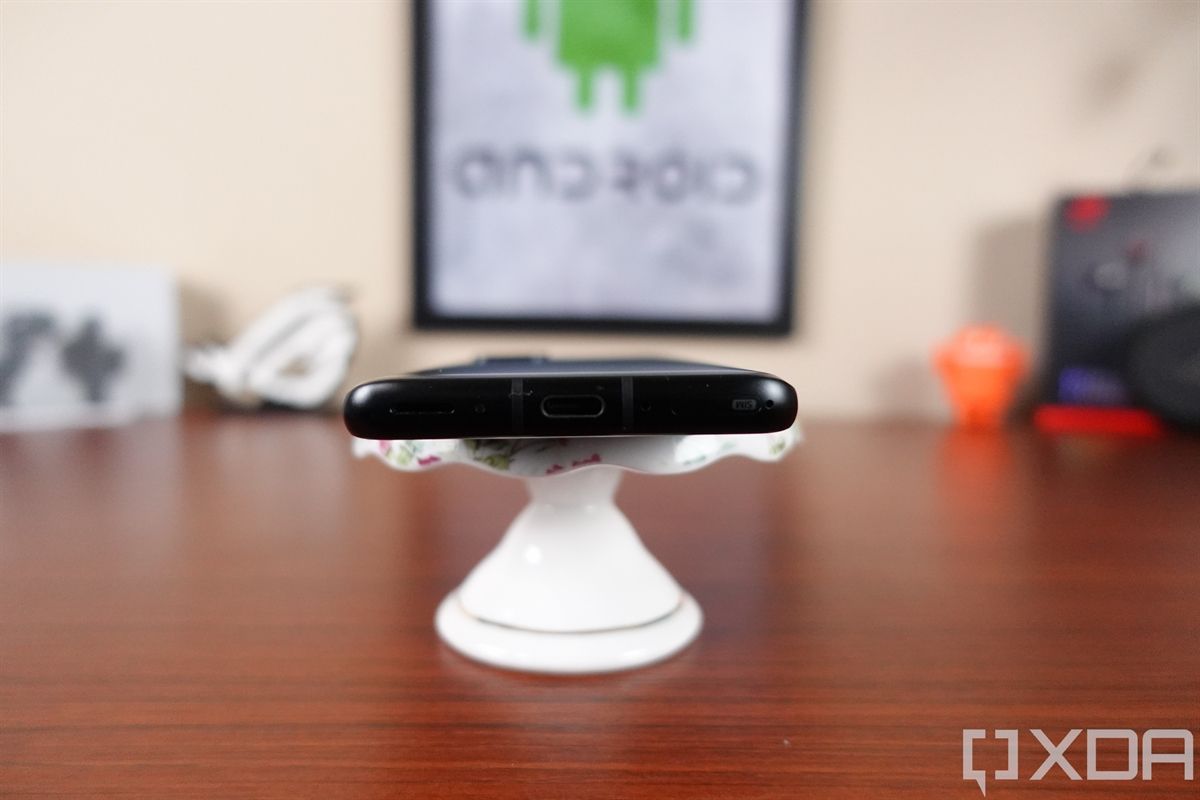 A bottom view of the ASUS ZenFone 8