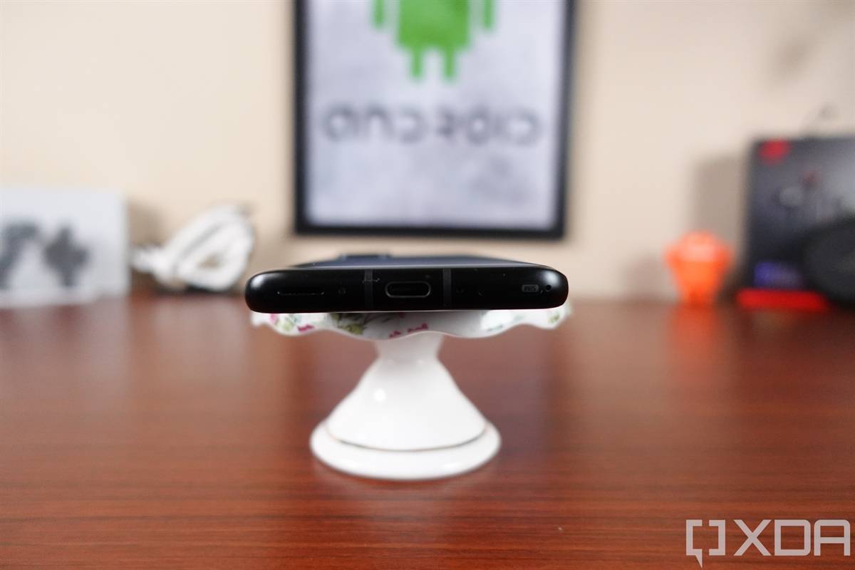 A bottom view of the ASUS ZenFone 8