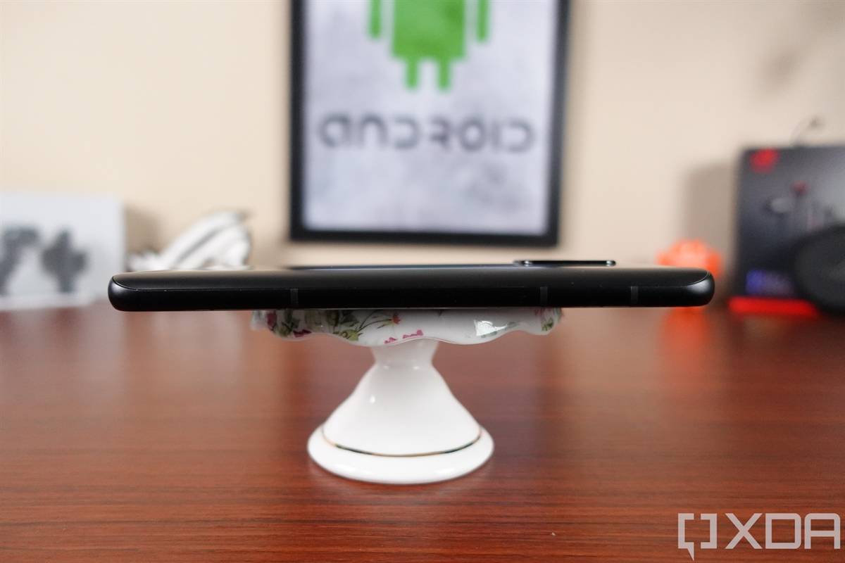 A right-side view of the ASUS ZenFone 8