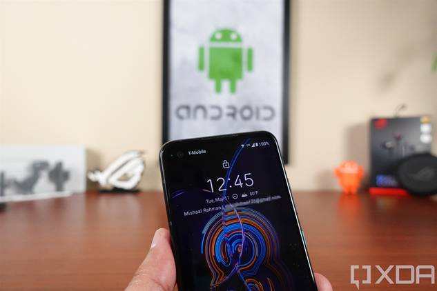 Camera use indicator dot on the ASUS ZenFone 8