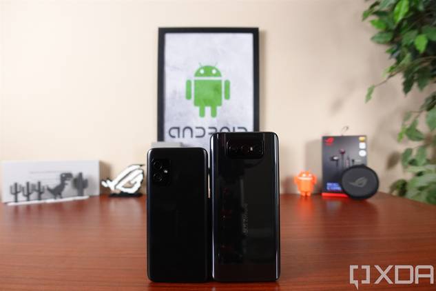 ASUS ZenFone 8 next to ASUS ZenFone 8 Flip.