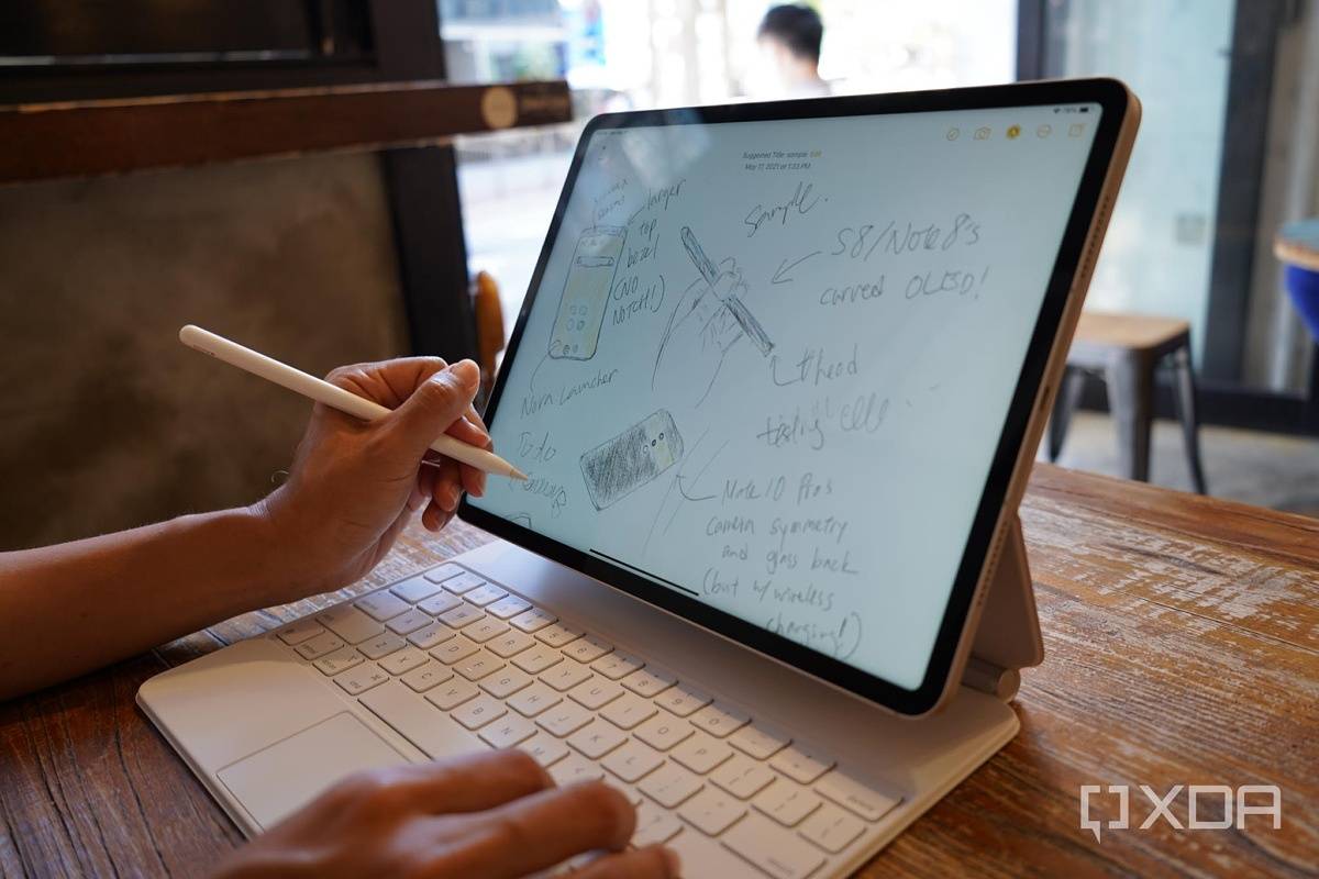 Using the Apple Pencil on the 2021 iPad Pro.