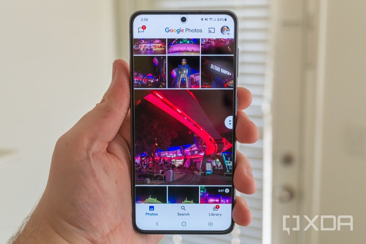 Google Photos on a Samsung Galaxy S21
