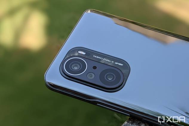 The Mi 11X has a flagship chip, an AMOLED display, a 48MP camera setup, and a 4520mAh battery that lasts all day. This is more like a one size fits all kind of a device.