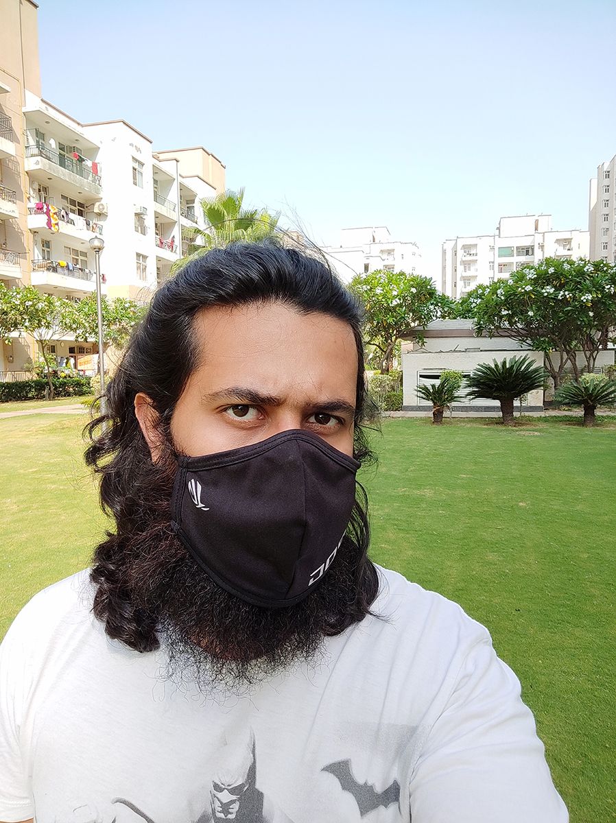 Xiaomi Mi 11X Pro Selfie with park and trees in background