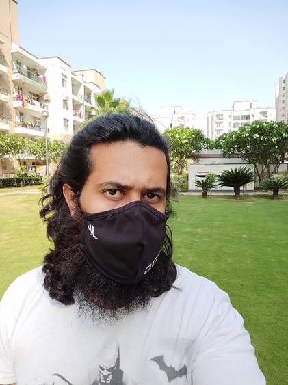 Xiaomi Mi 11X Pro Selfie with park and trees in background