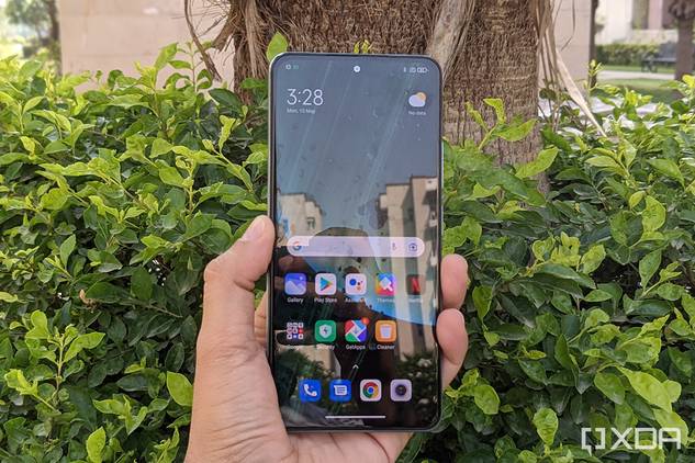 Xiaomi Mi 11X Pro review display outdoor readability