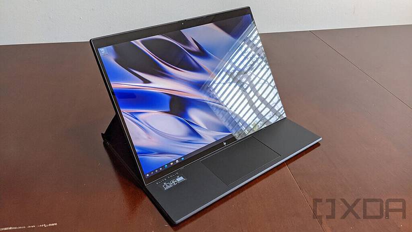 HP Elite Folio with adjusted display