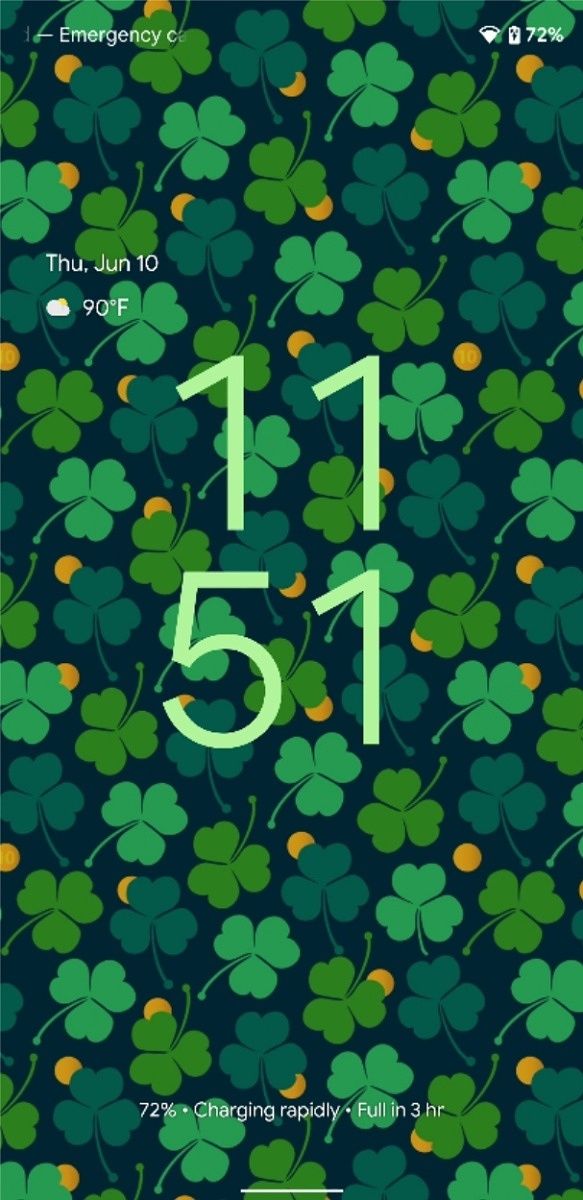 Material You theming of the lockscreen in Android 12 Beta 2