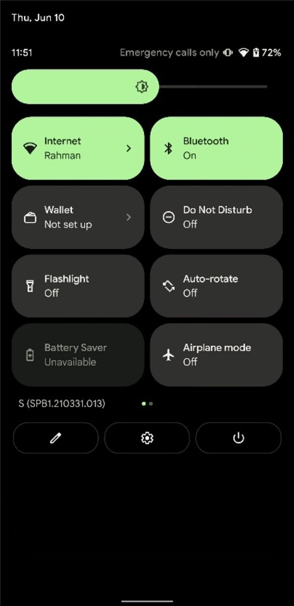 Material You theming of the Quick Settings panel in Android 12 Beta 2