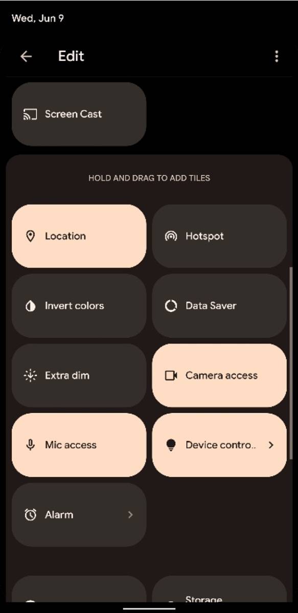Quick Settings tiles for camera and microphone access in Android 12