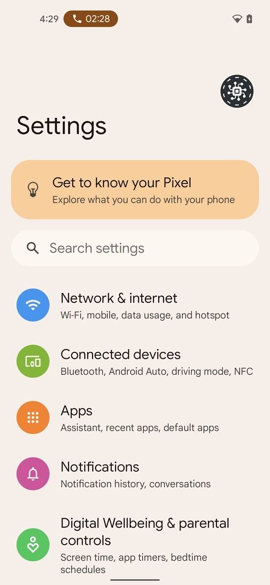 Android 12 Beta 2 showing the duration of the call in the status bar