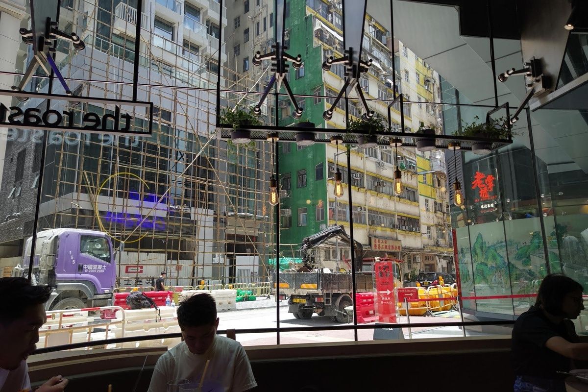 Sharp Aquos R6 photo sample.