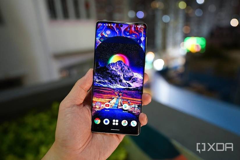 The Aquos R6 has a 6.7-inch IGZO OLED panel with refresh rate up to 240Hz. 