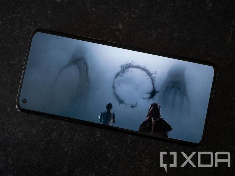 Xiaomi Mi 11 Ultra display showing Arrival