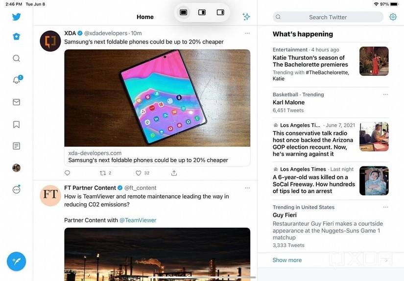 Screenshot of iPadOS 15 running two apps.