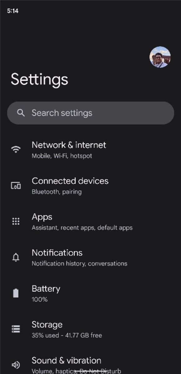 Settings app in dark mode on Android 12 Beta 3