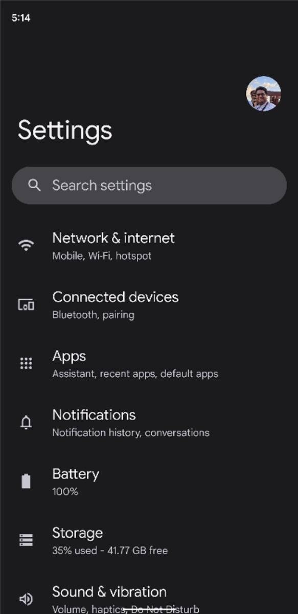 Settings app in dark mode on Android 12 Beta 3