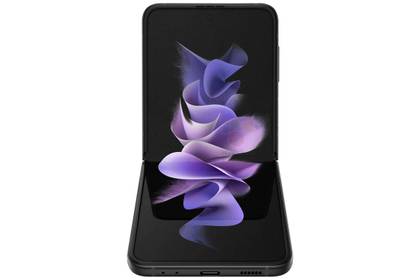 Samsung's latest clamshell-style foldable is $850 right now, a savings of $150 from the usual price.