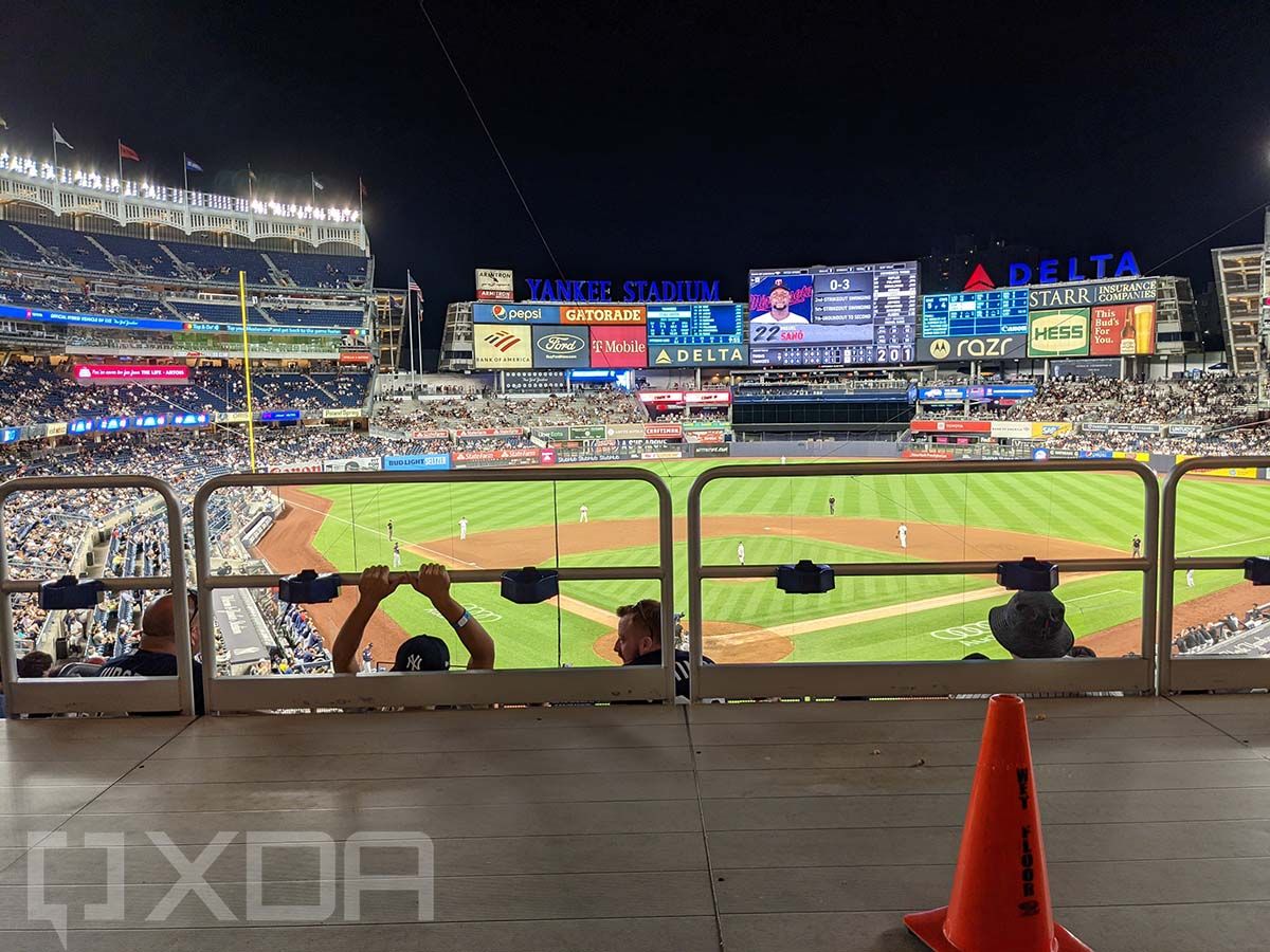 Picture of the field at Yankee Stadium
