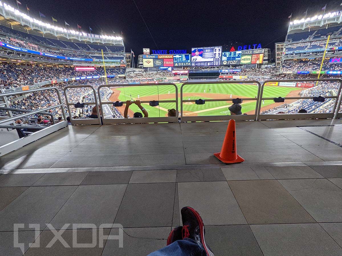 Picture of the field at Yankee Stadium