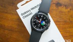 Galaxy Watch 4 Classic on top of its box