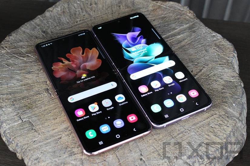 Samsung Galaxy Z Flip 5G and Galaxy Z Flip 3 unfolded with screens on