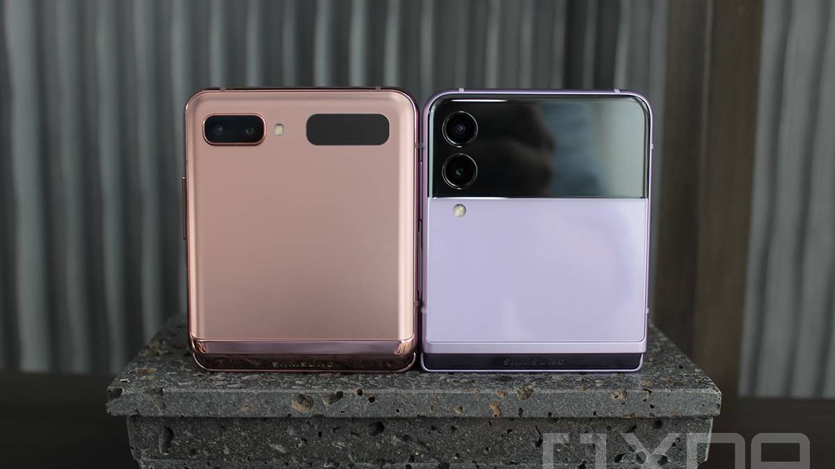 Samsung Galaxy Z Flip 5G and Galaxy Z Flip 3 with display folded up