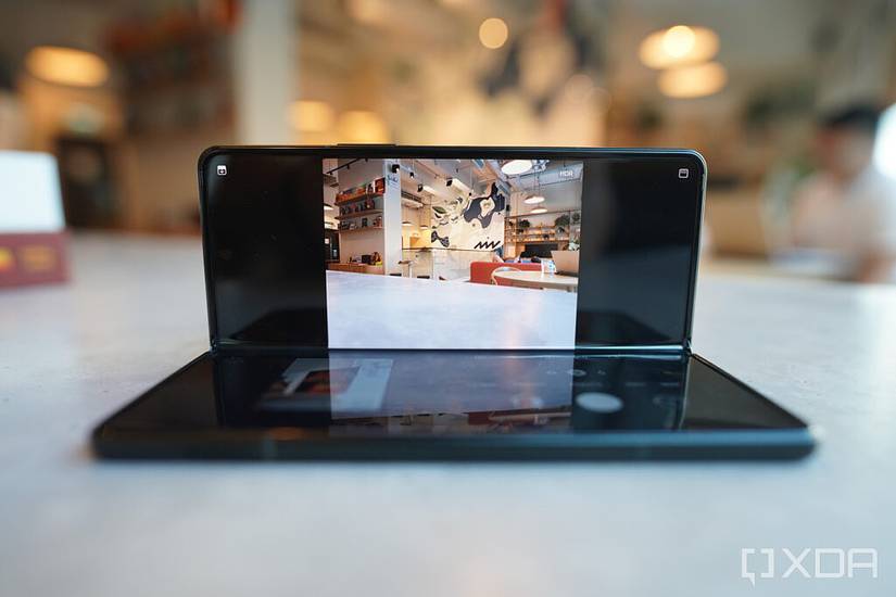 Galaxy Z Fold 3 Flex mode for camera