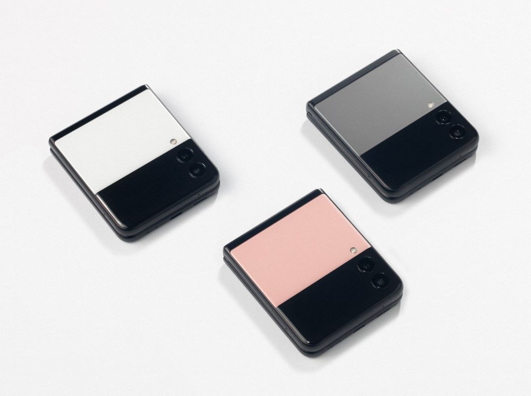 Does the Samsung Galaxy Z Flip 3 offer dual SIM?