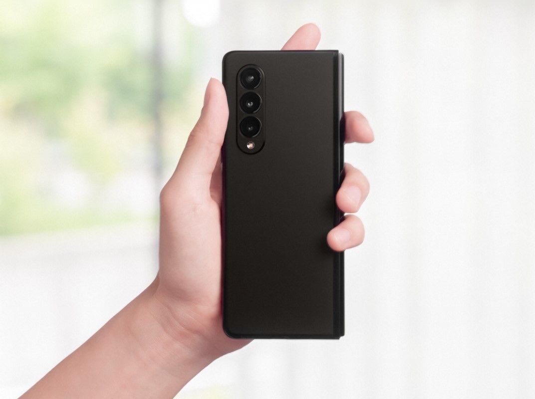 Samsung Galaxy Z Fold 3 Black in hand