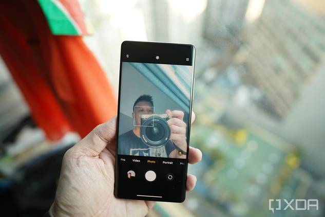 Xiaomi Mi Mix 4 under-screen camera in action.