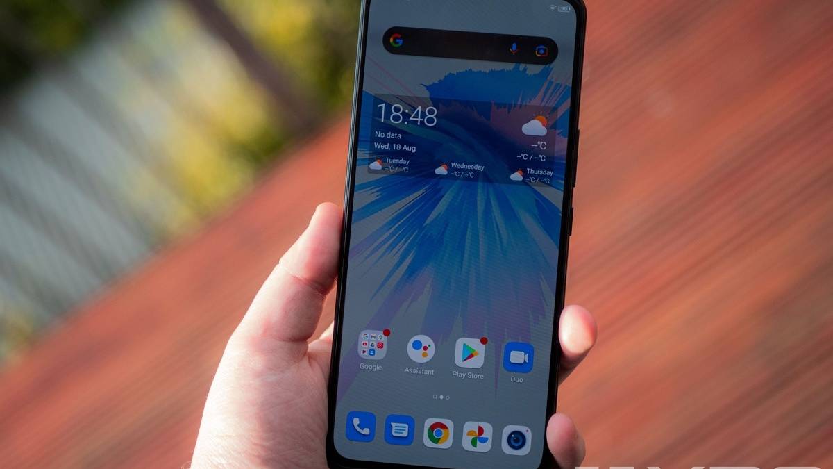 ZTE Axon 30 front display