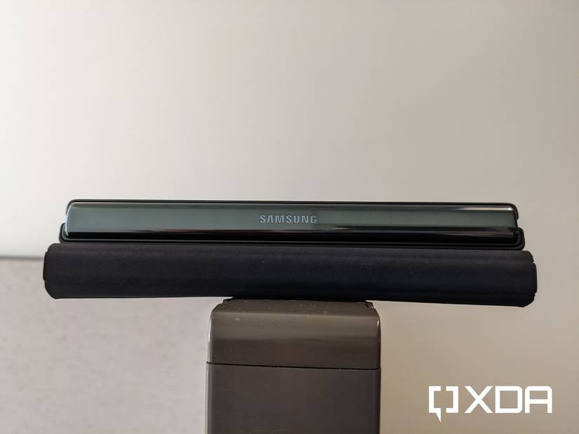 z fold 3 case side view with thickness