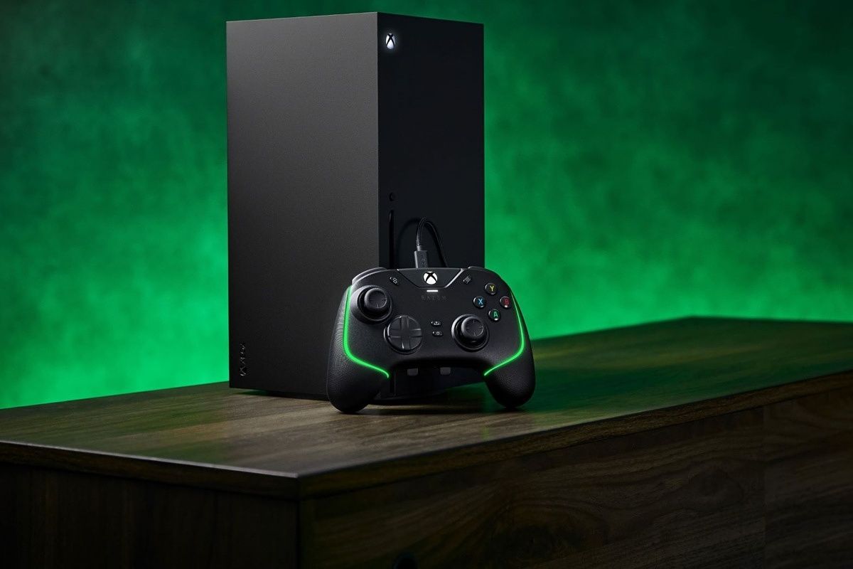 Razer has a new Wolverine V2 Chroma controller for Xbox and PC