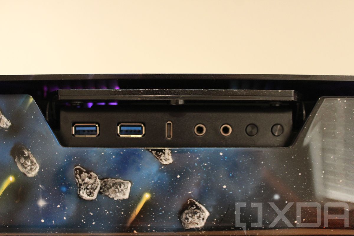 Close-up of front of CLX Ra ports
