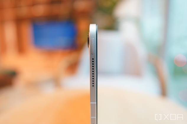 The left side of the Xiaomi Pad 5