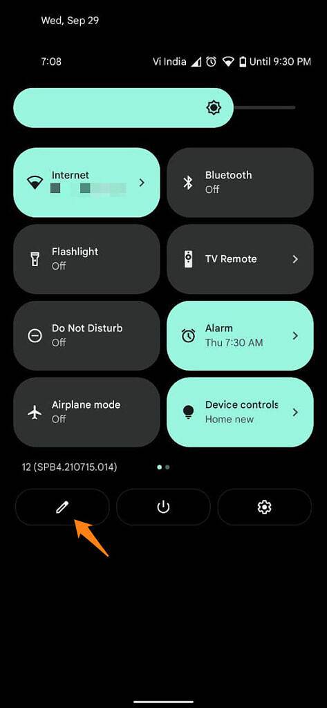 Android Quick Settings with arrow pointing at the Edit button