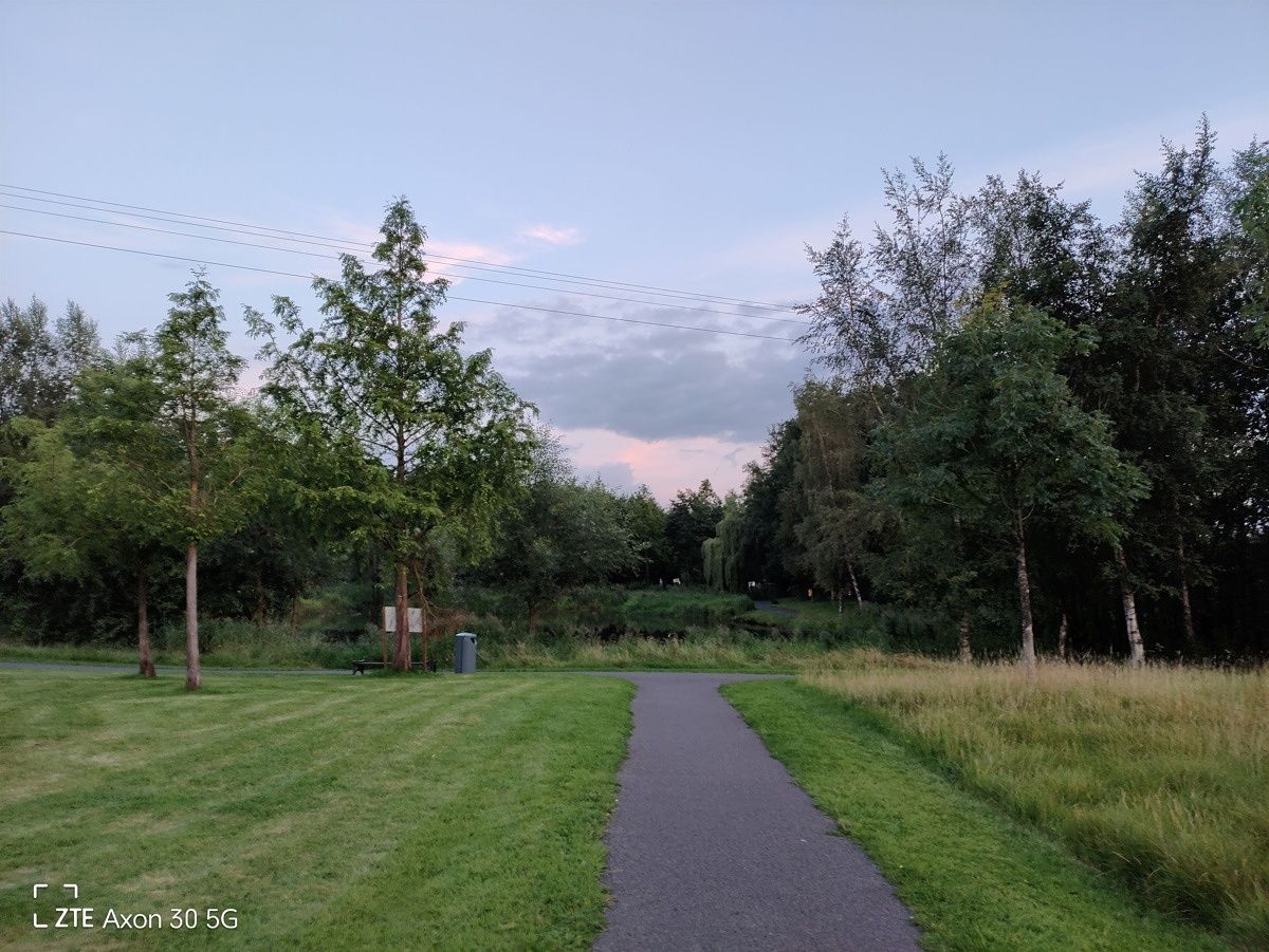 Landscape shot on the Axon 30