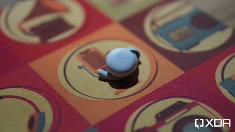 Single earbud