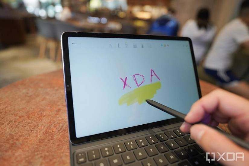 The Xiaomi Pad 5 with its smart pen
