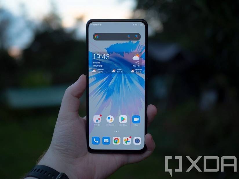 Full front of the ZTE Axon 30 smartphone