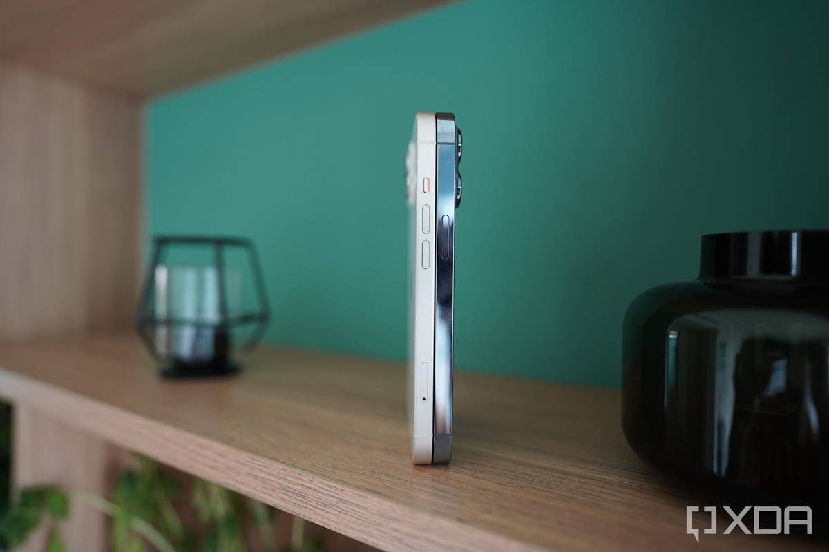 iPhone 13's aluminum railing (left) compared with the stainless steel