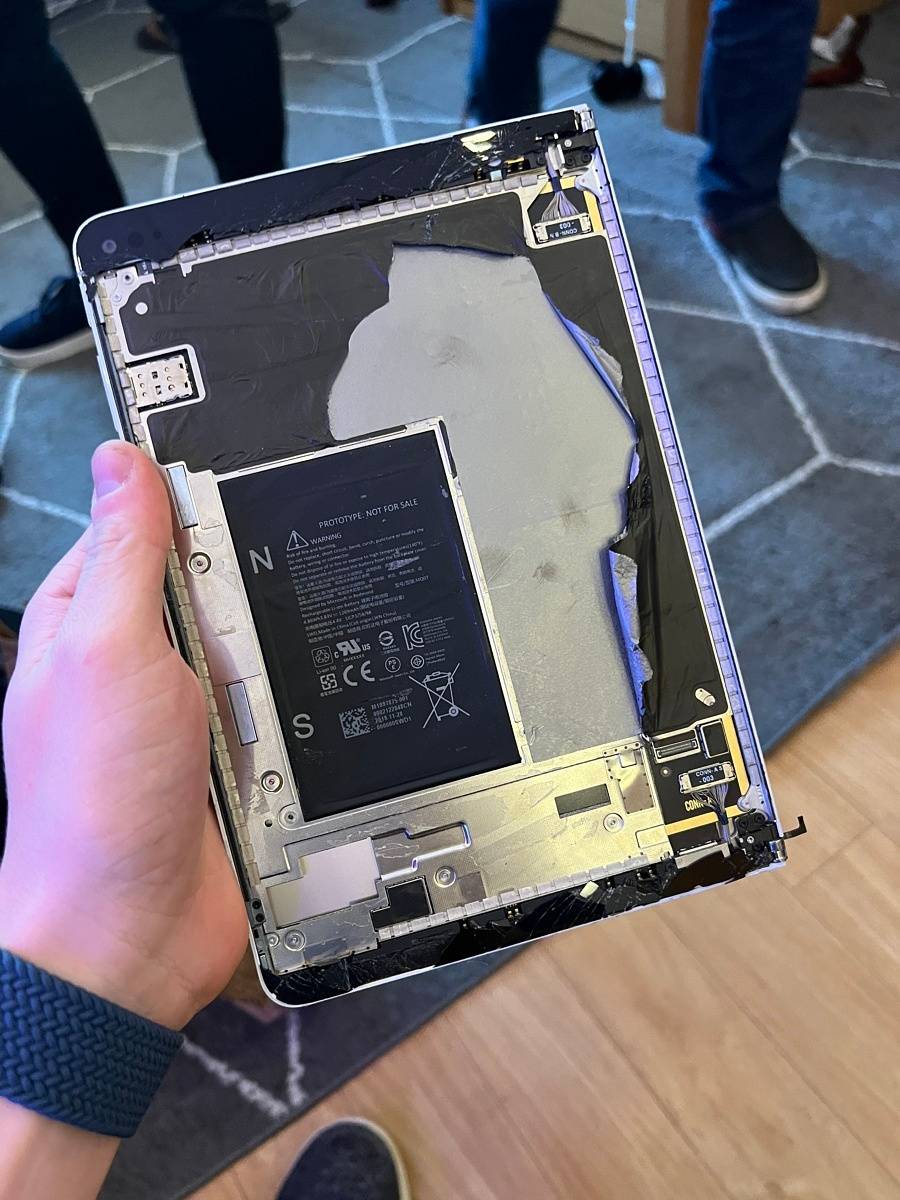 Another panel of the Surface Neo