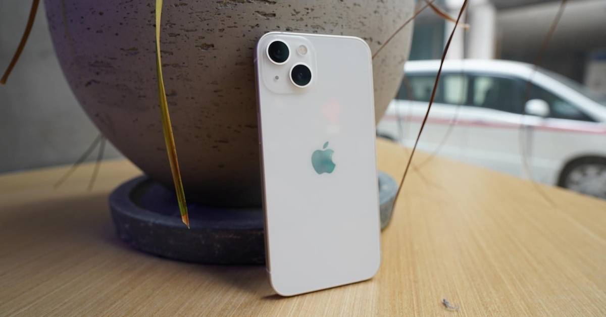 Apple iPhone 13ホワイト Amazon.com: Apple iPhone 13, 128GB, Starlight - AT&T (Renewed